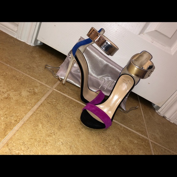 Designer 4.5” Heels - Picture 2 of 5